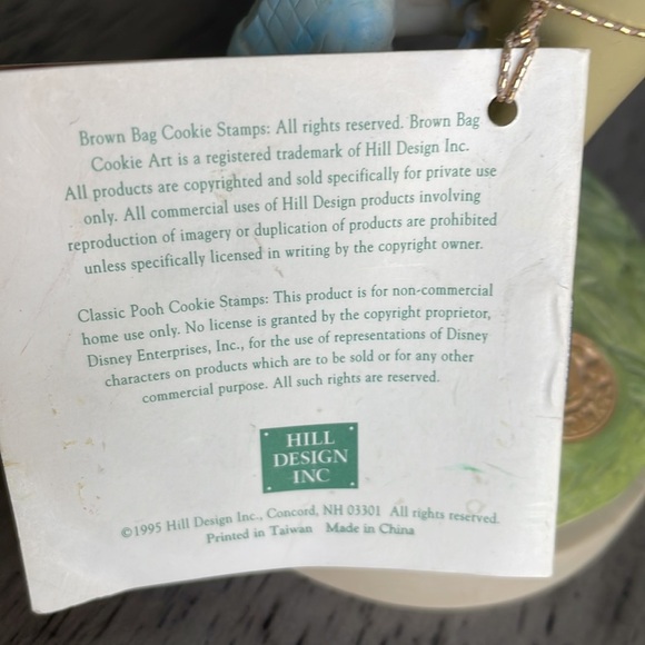 Hill Design Inc Winnie the Pooh - Christopher Robbin with Eeyore Cooking Press - Picture 6 of 7